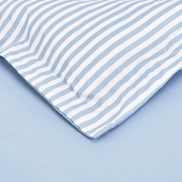 Basics Light-Weight Microfiber Duvet Cover Set with Zipper Closure - Full/Queen, Dusty Blue Pinstripe – Bild 2